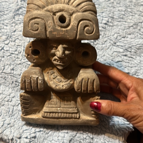 Statue - Picture 5 of 5